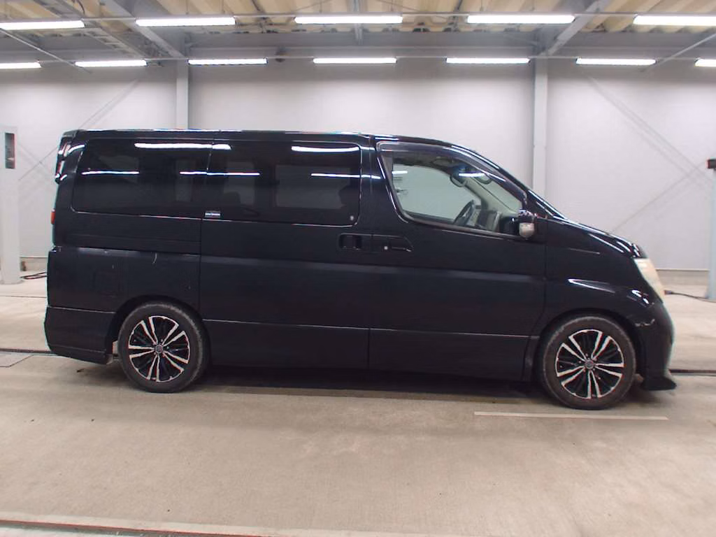 NISSAN ELGRAND