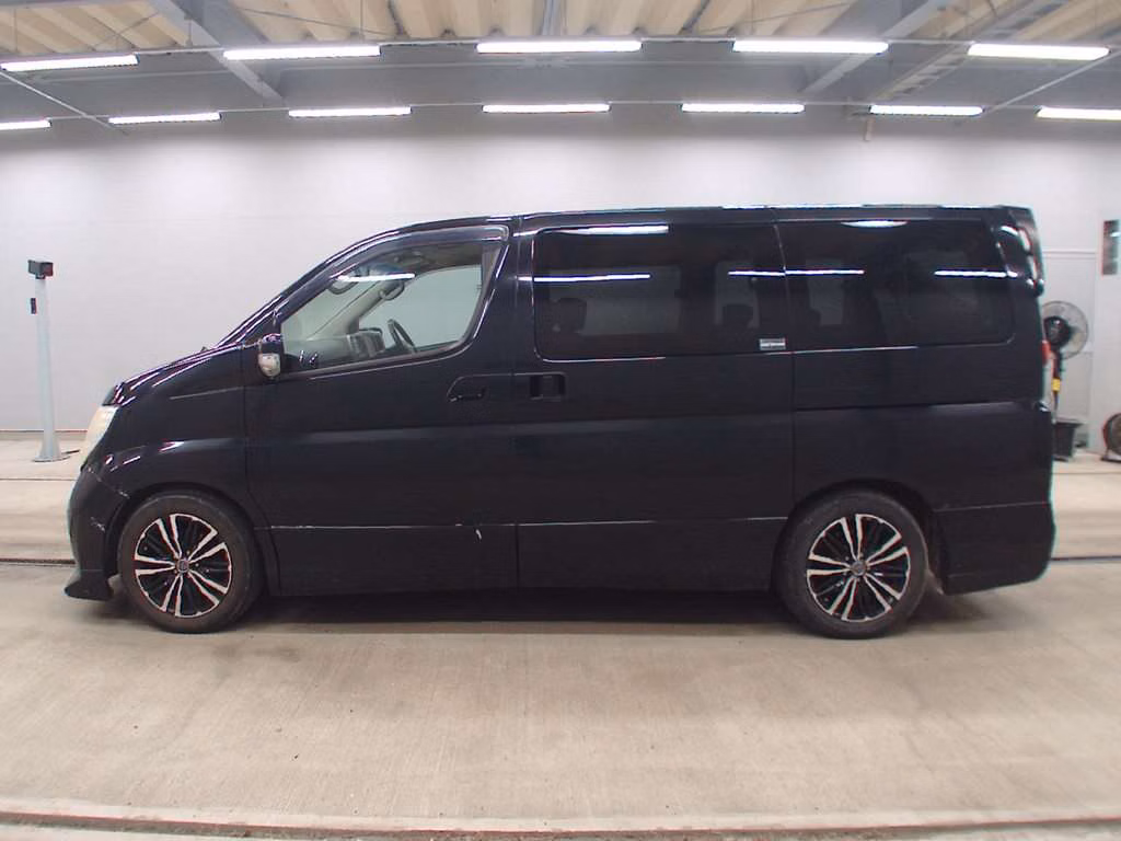 NISSAN ELGRAND