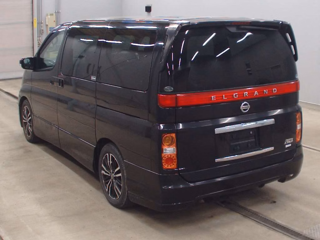 NISSAN ELGRAND