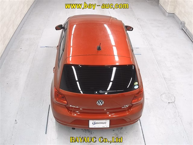 VOLKSWAGEN POLO