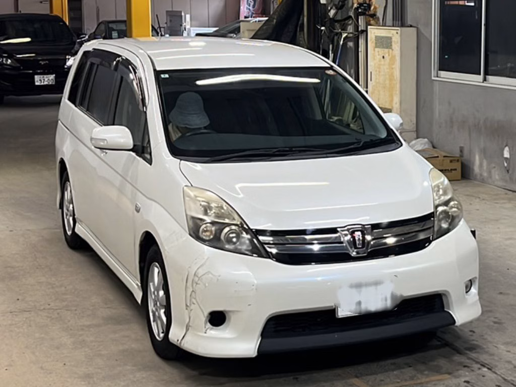 TOYOTA ISIS