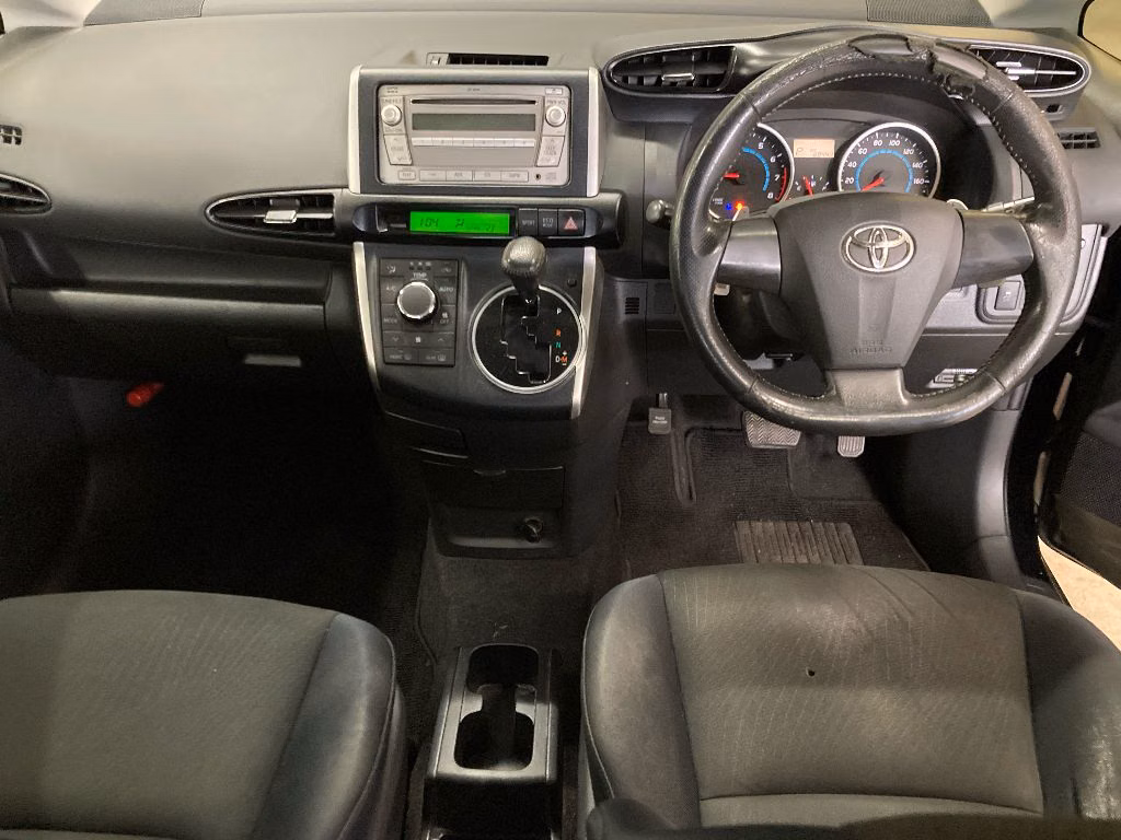 TOYOTA WISH