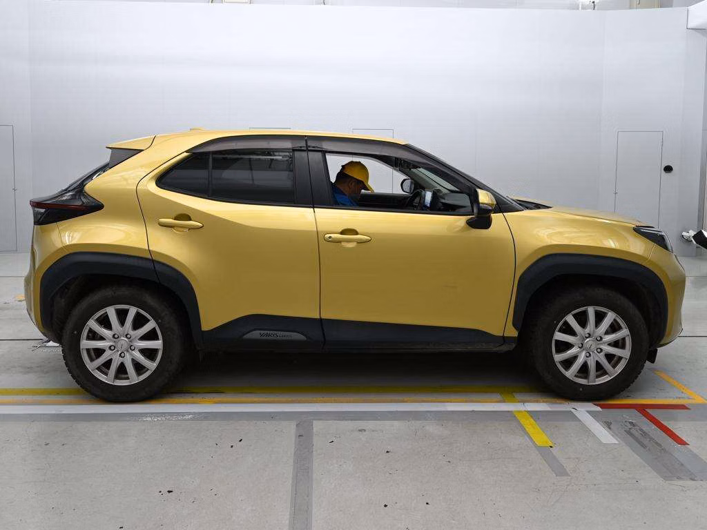 TOYOTA YARIS CROSS