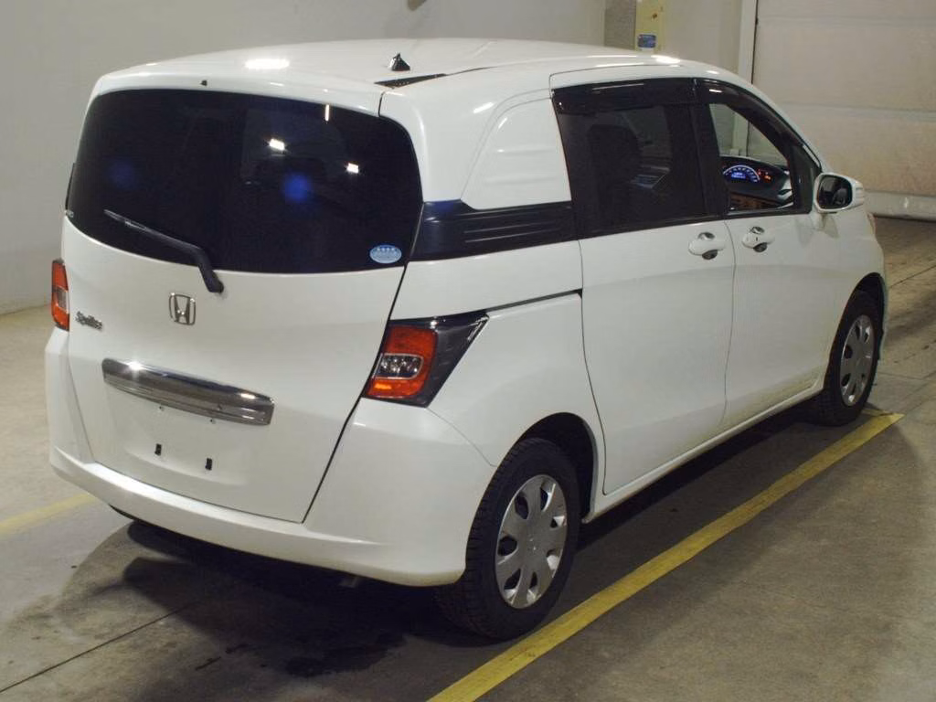 HONDA FREED SPIKE