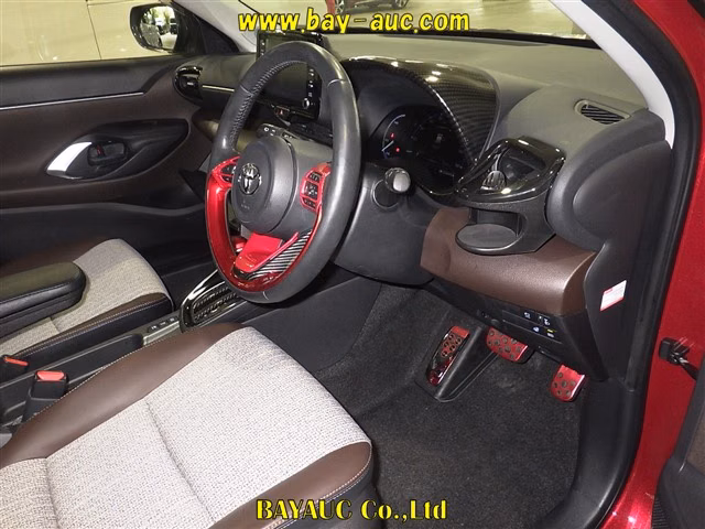 TOYOTA YARIS CROSS