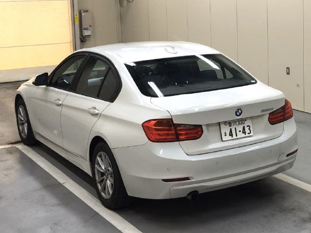 BMW 3-SERIES
