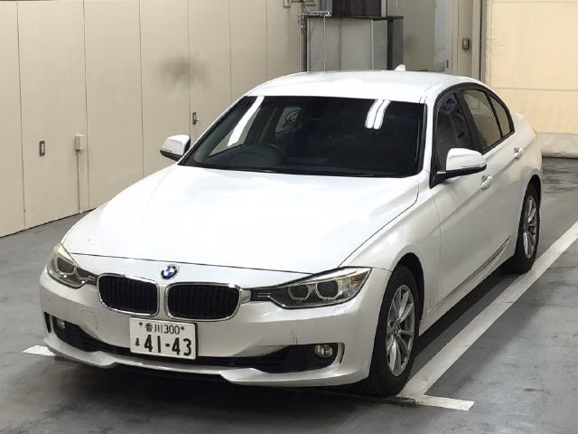 BMW 3-SERIES