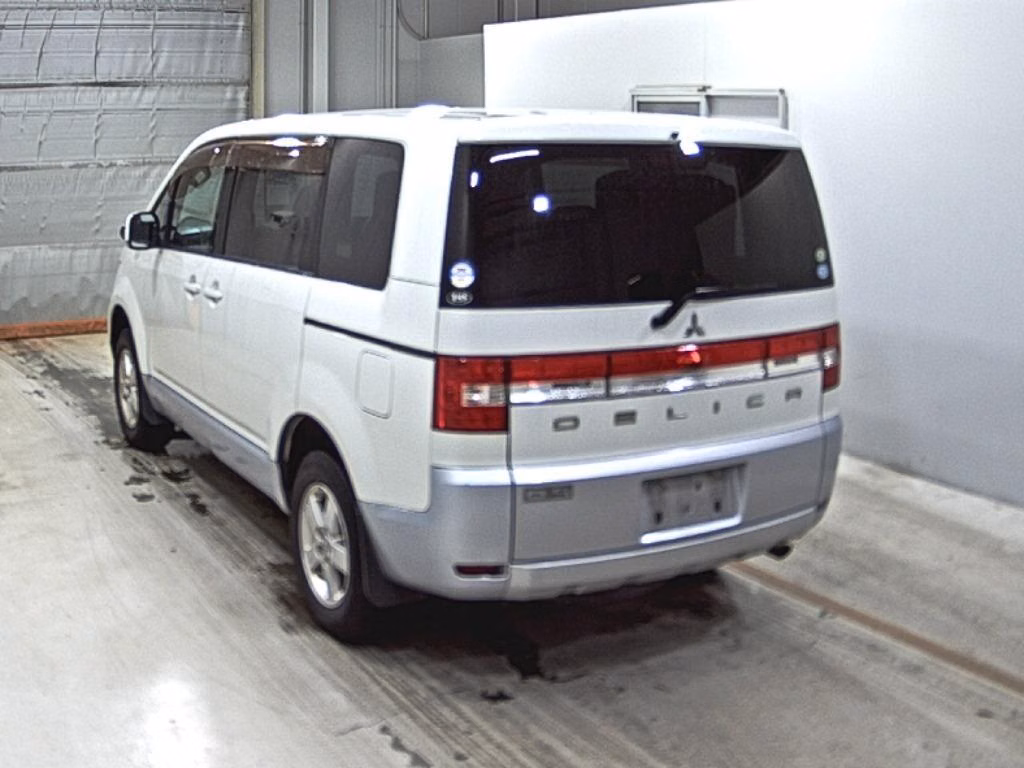 MITSUBISHI DELICA D:5