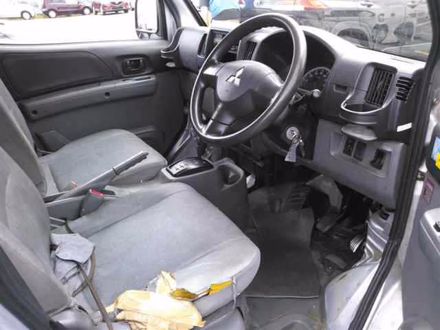MITSUBISHI MINICAB