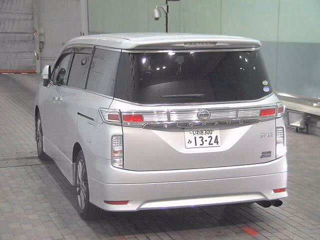 NISSAN ELGRAND
