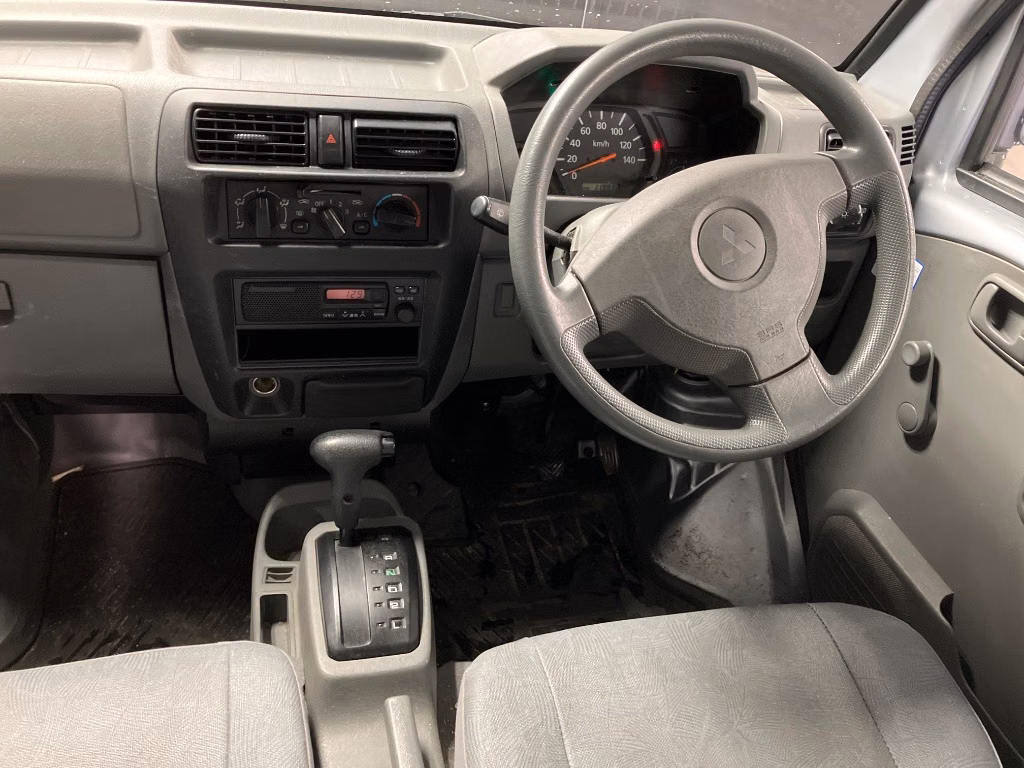 MITSUBISHI MINICAB