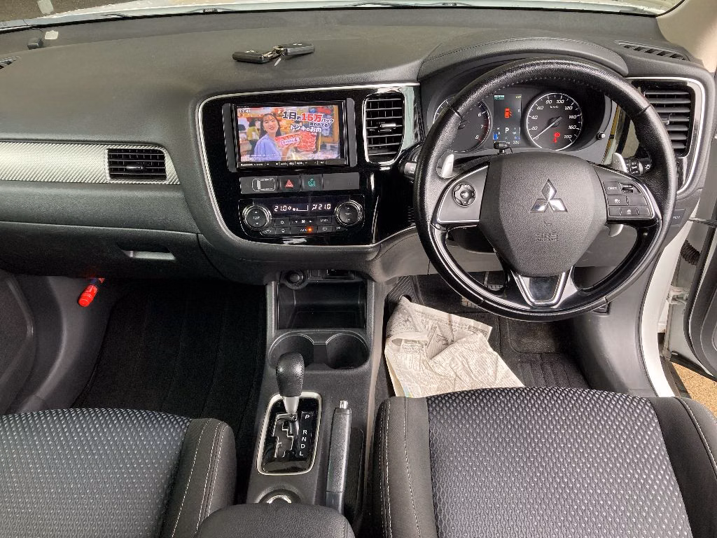 MITSUBISHI OUTLANDER