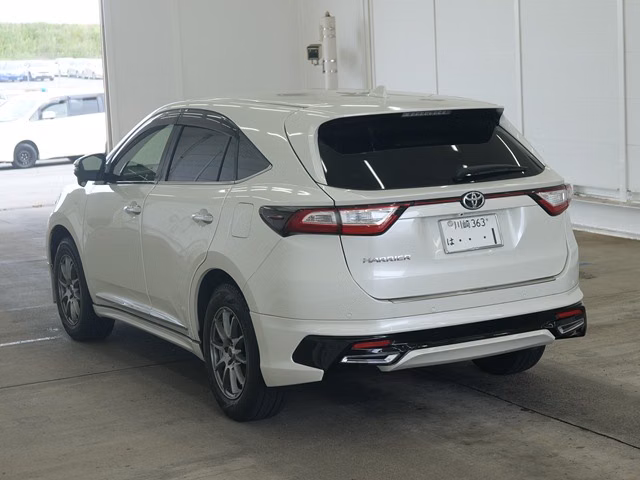 TOYOTA HARRIER