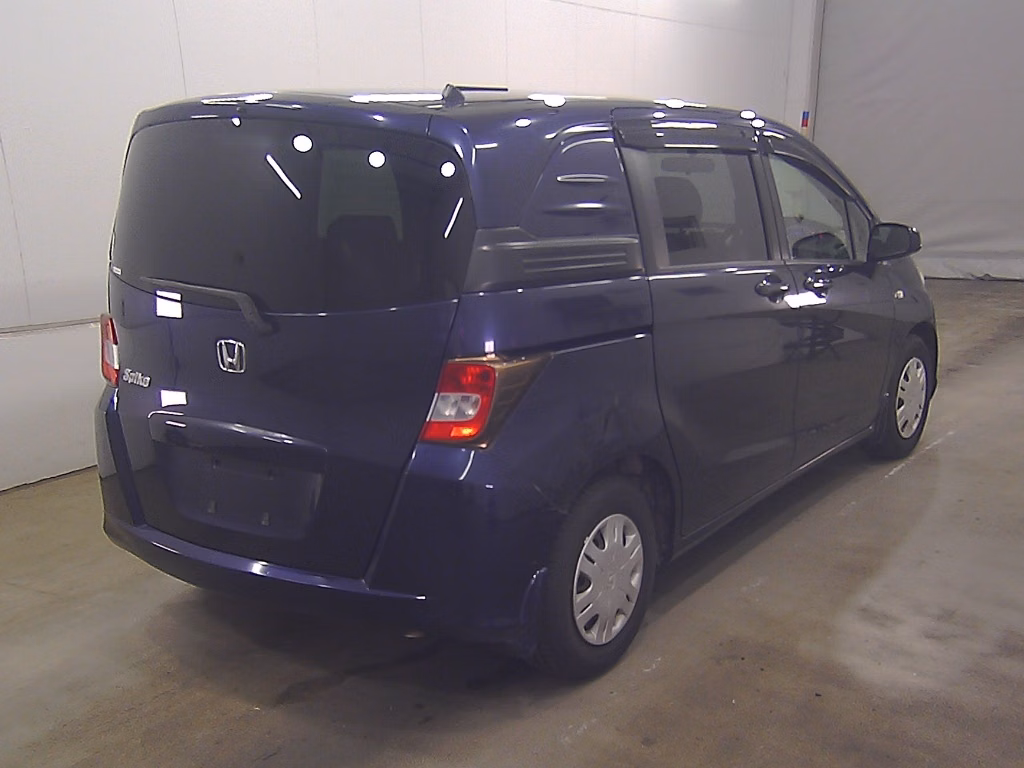 HONDA FREED SPIKE