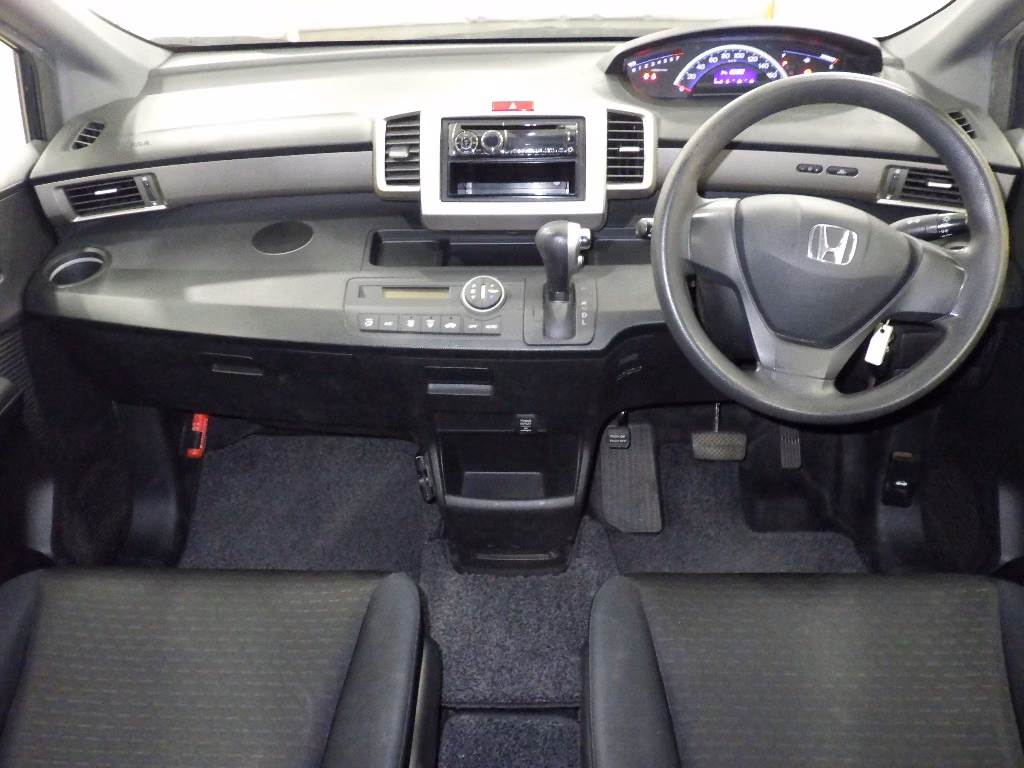HONDA FREED SPIKE