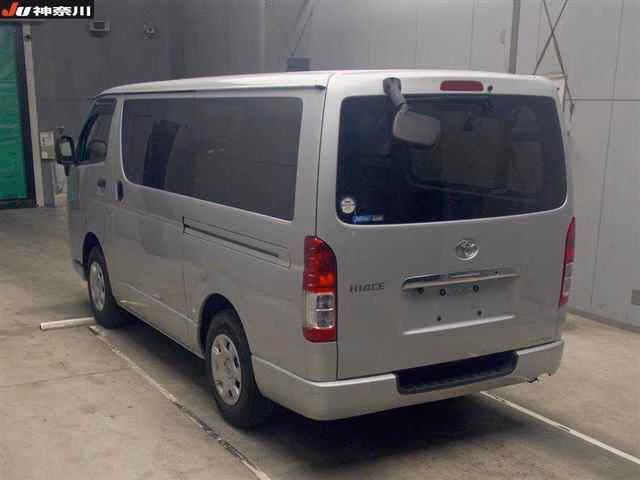 TOYOTA REGIUS ACE