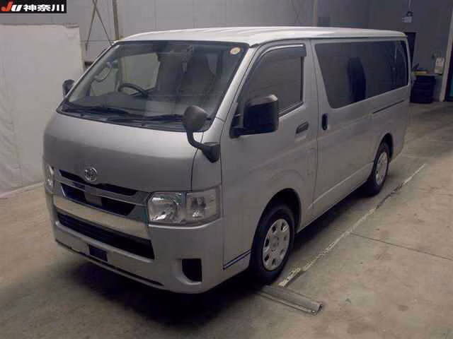 TOYOTA REGIUS ACE