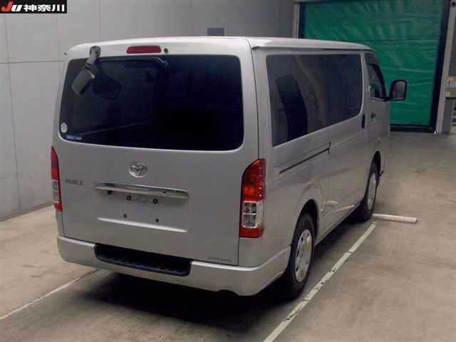 TOYOTA REGIUS ACE
