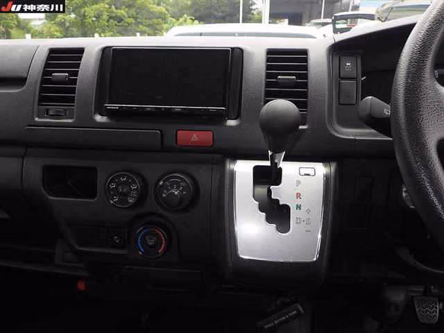 TOYOTA REGIUS ACE
