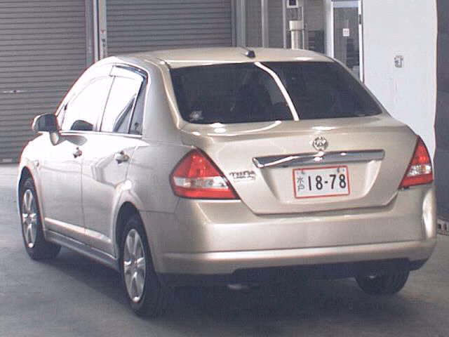 NISSAN TIIDA LATIO