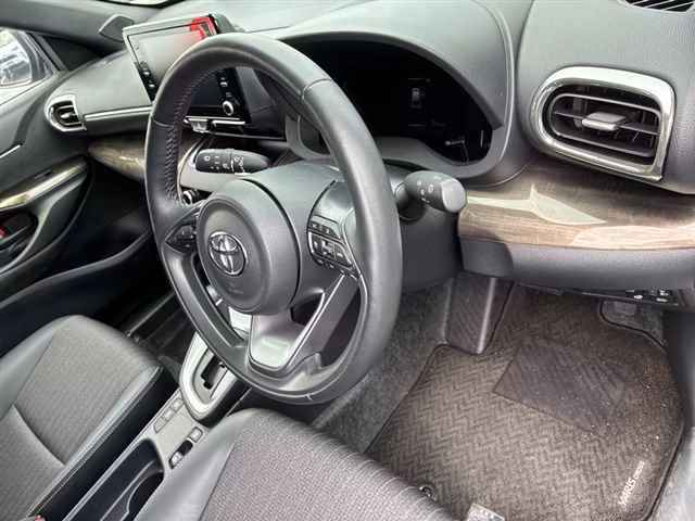 TOYOTA YARIS CROSS