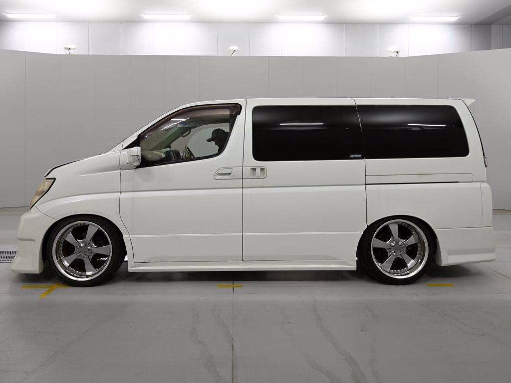 NISSAN ELGRAND