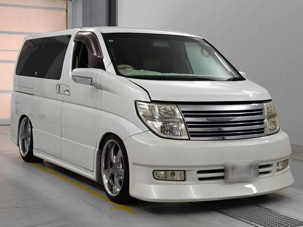 NISSAN ELGRAND