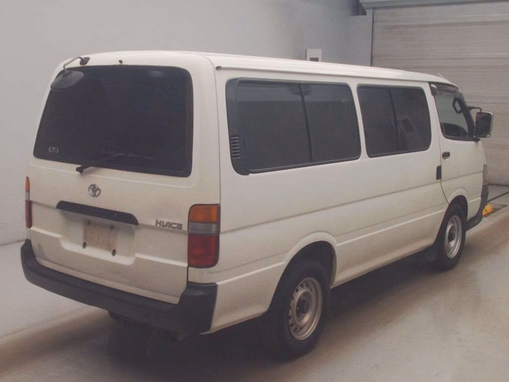 TOYOTA HIACE