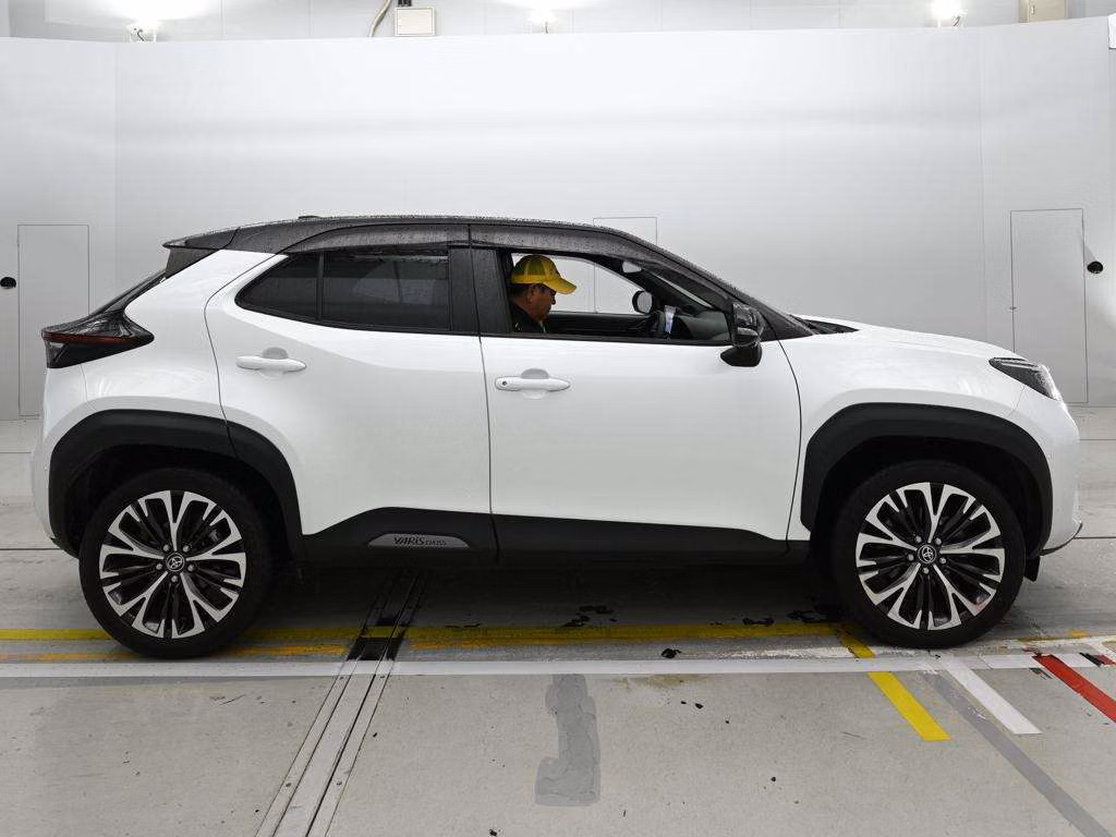 TOYOTA YARIS CROSS