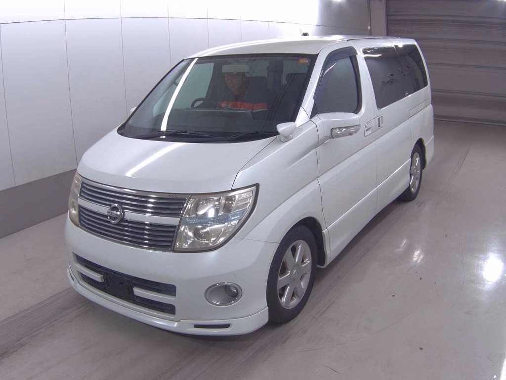 NISSAN ELGRAND