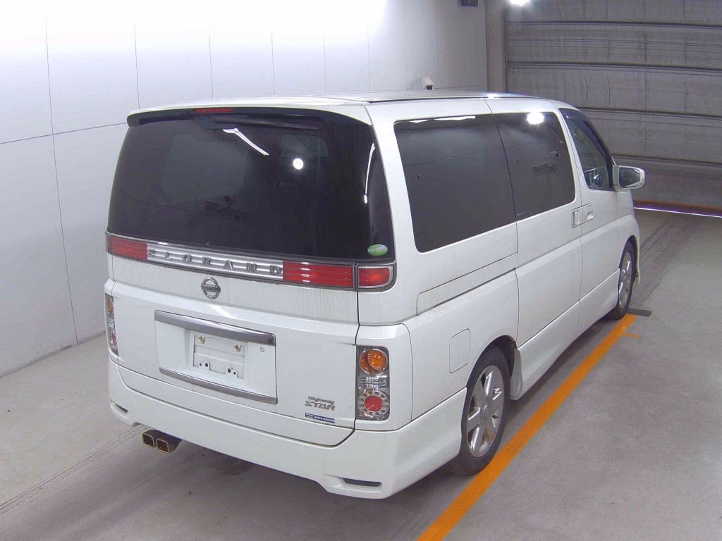 NISSAN ELGRAND