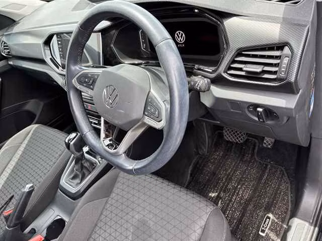 VOLKSWAGEN T-CROSS