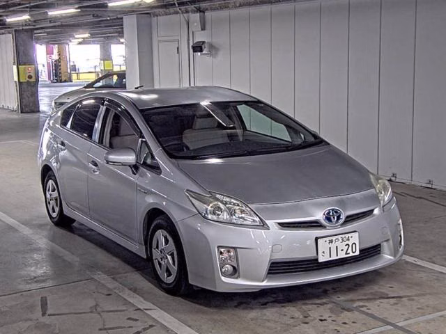 TOYOTA PRIUS