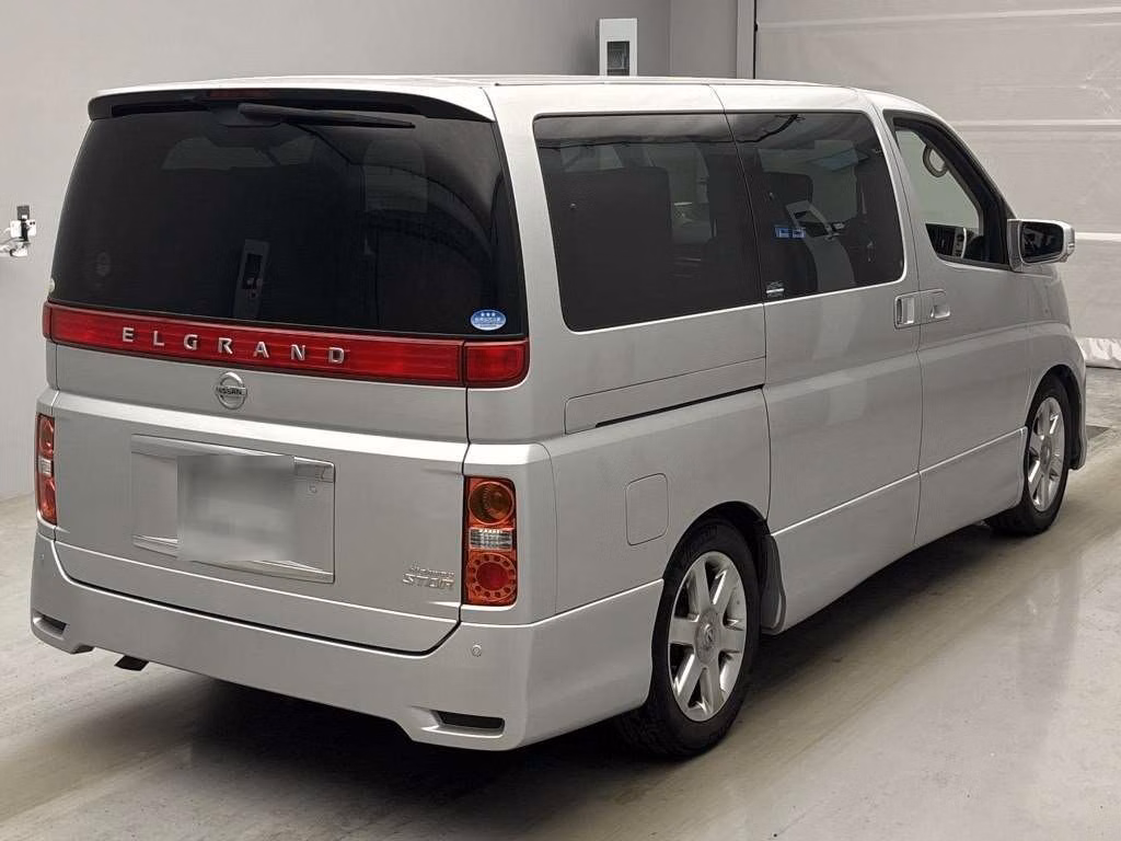 NISSAN ELGRAND