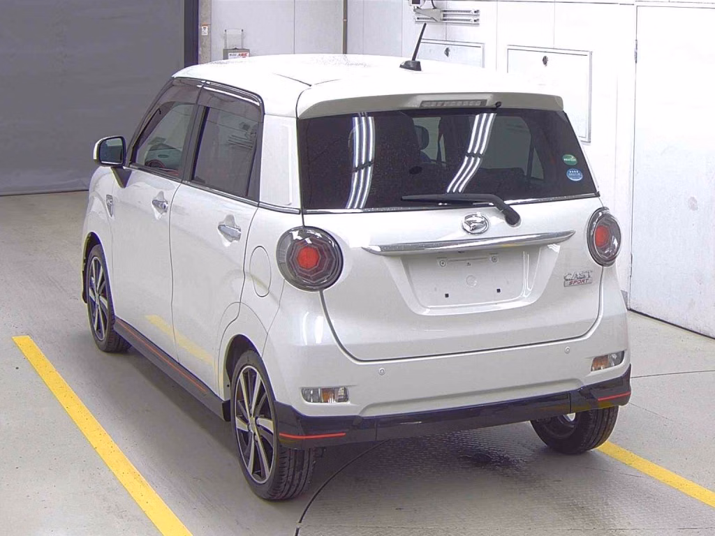 DAIHATSU CAST