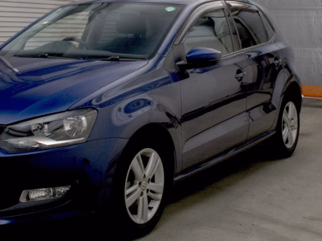 VOLKSWAGEN POLO
