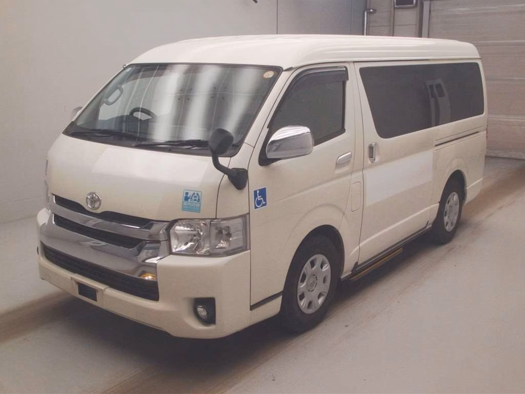 TOYOTA HIACE