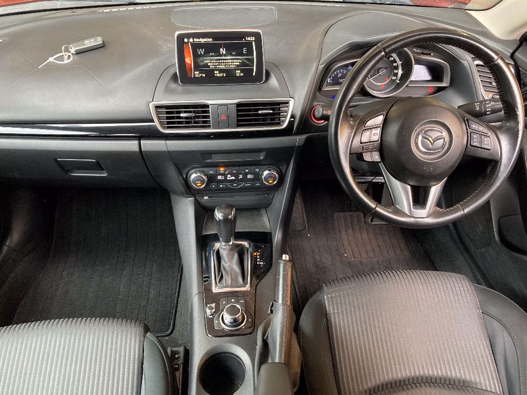 MAZDA AXELA