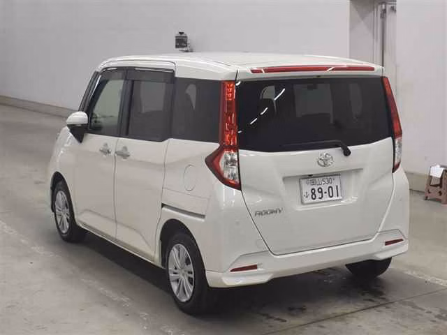 TOYOTA ROOMY
