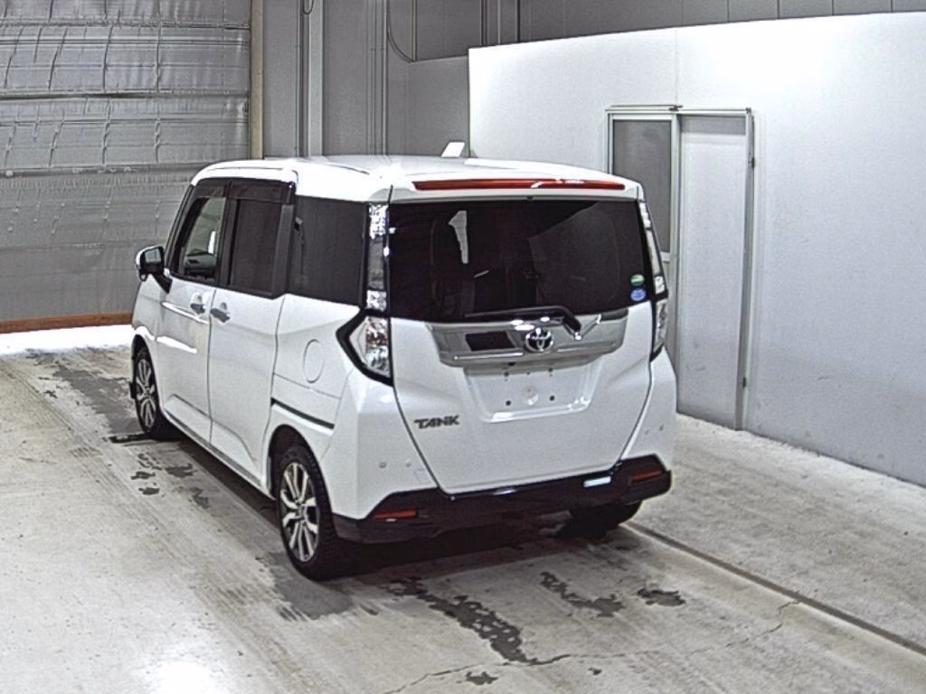 TOYOTA TANK