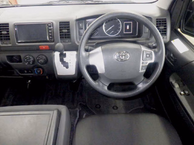 TOYOTA REGIUS ACE