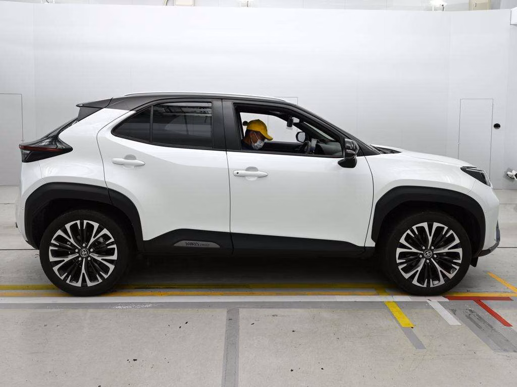 TOYOTA YARIS CROSS