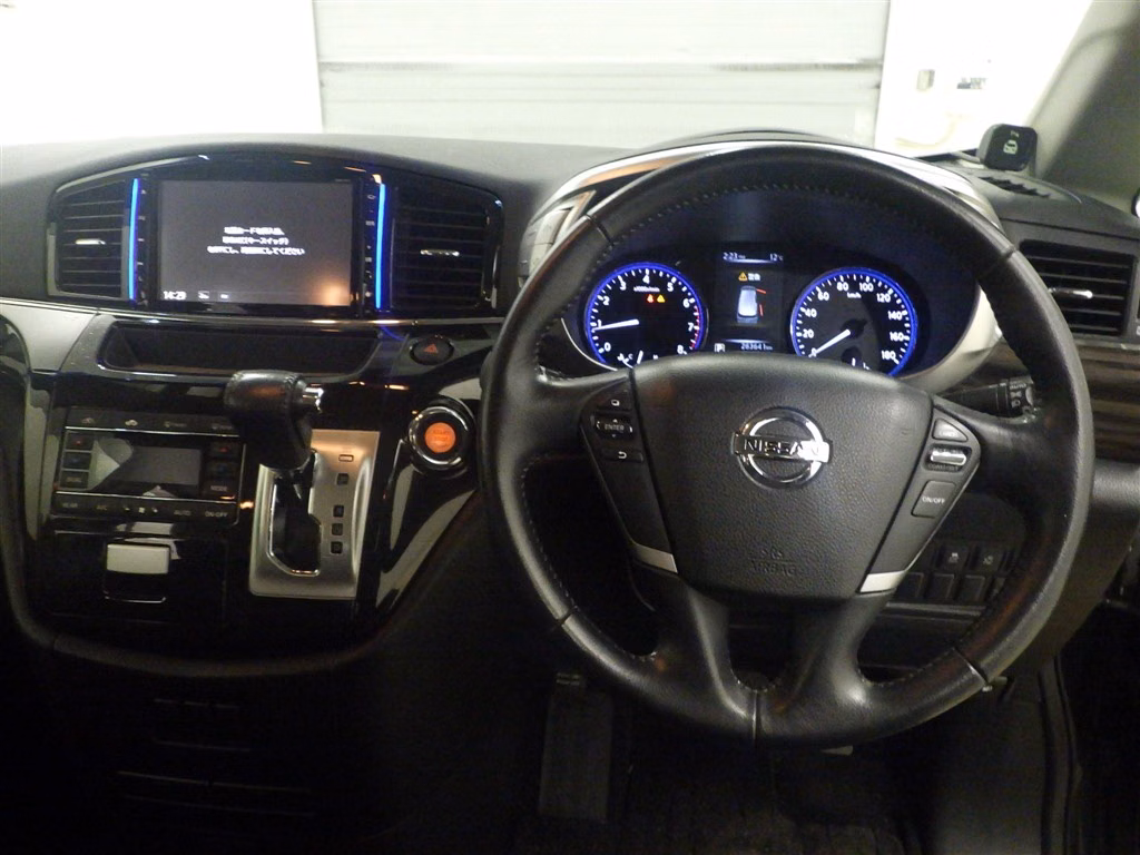 NISSAN ELGRAND