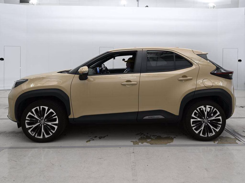 TOYOTA YARIS CROSS