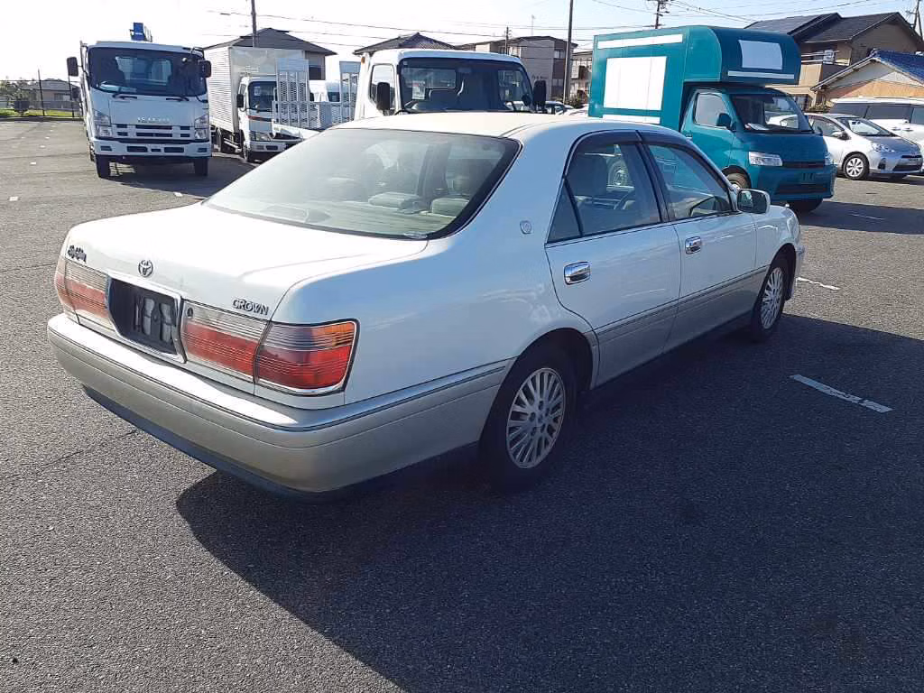 TOYOTA CROWN