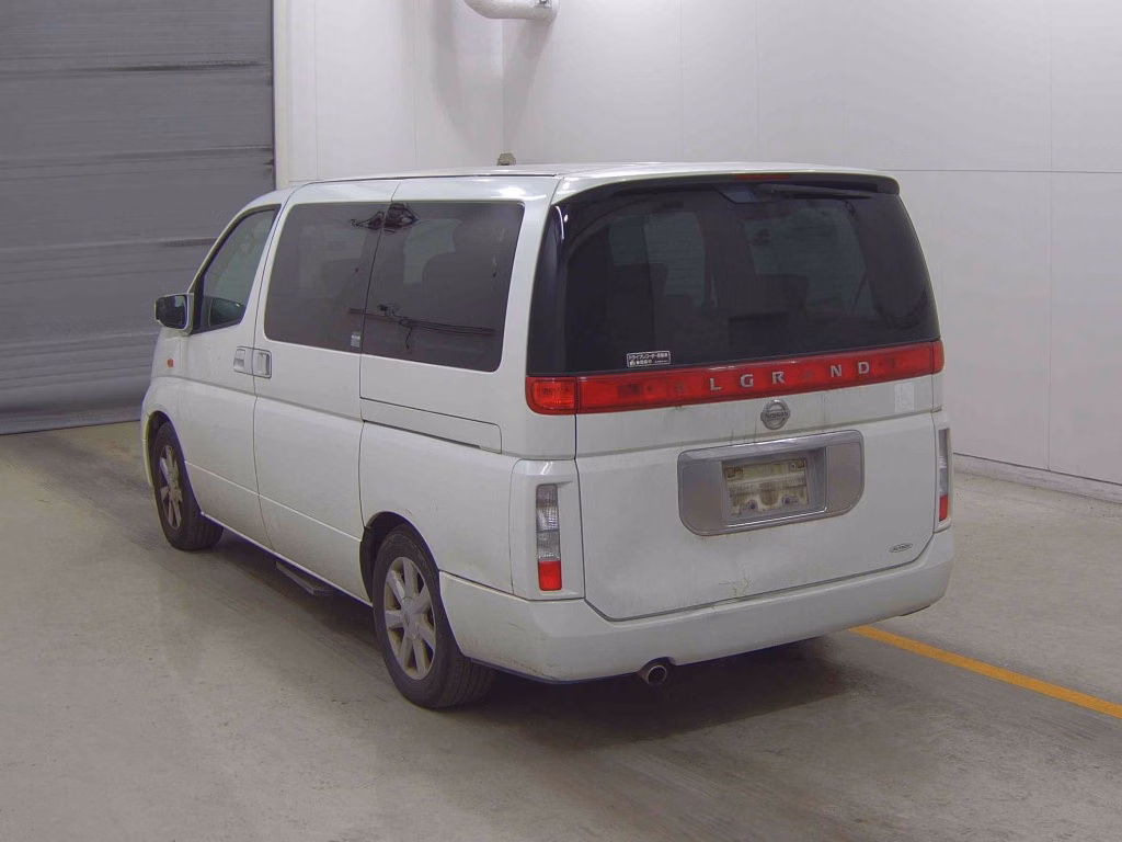 NISSAN ELGRAND