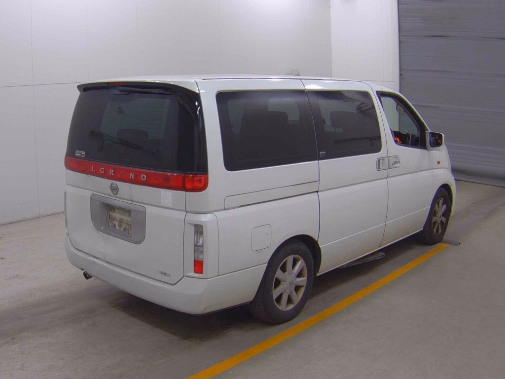 NISSAN ELGRAND