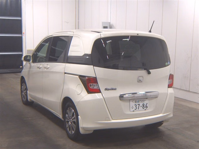 HONDA FREED SPIKE