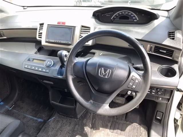 HONDA FREED SPIKE