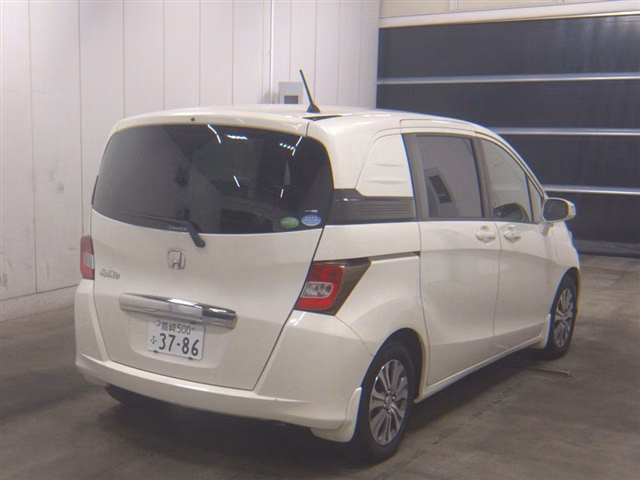 HONDA FREED SPIKE